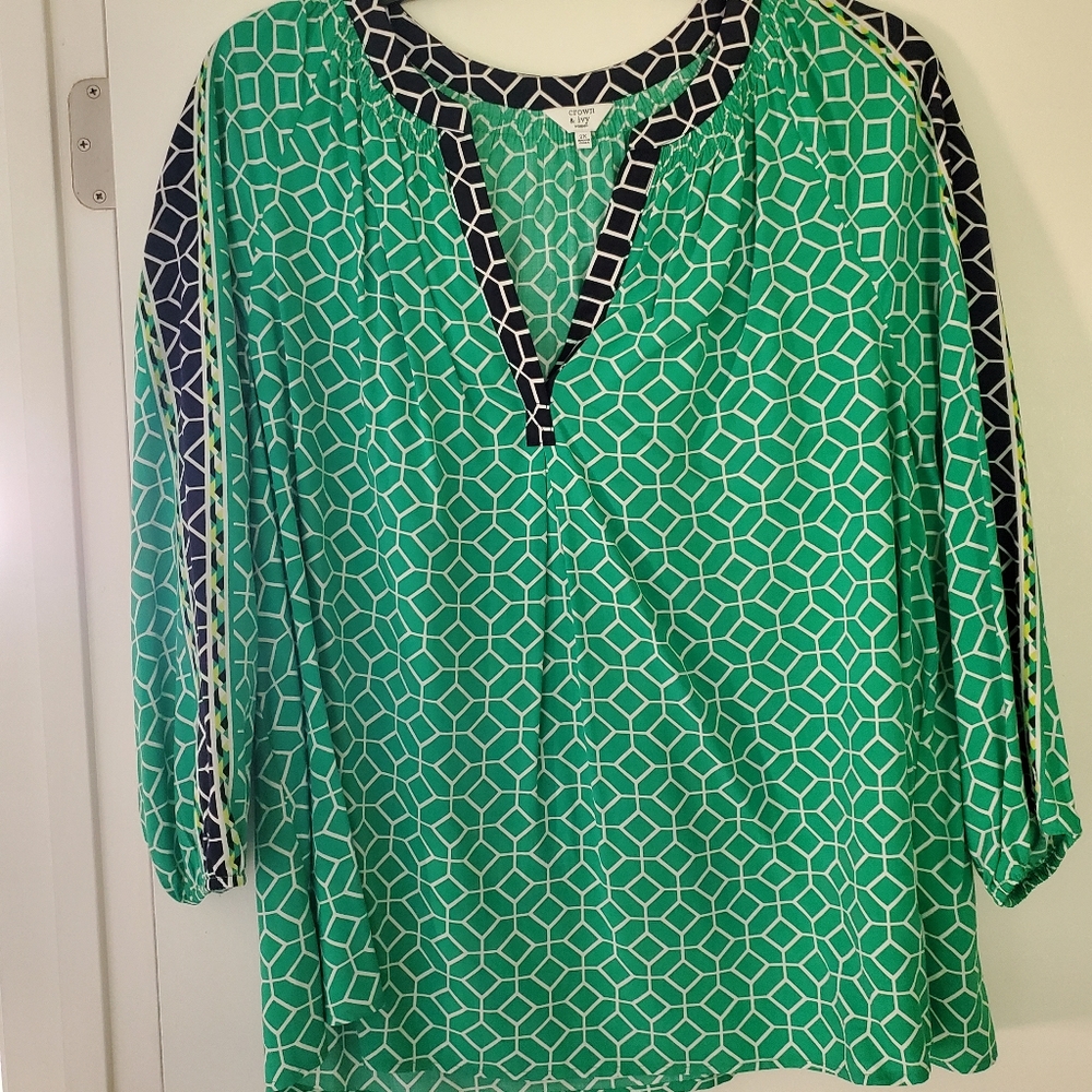 Crown and ivy 3 quarter length shirt